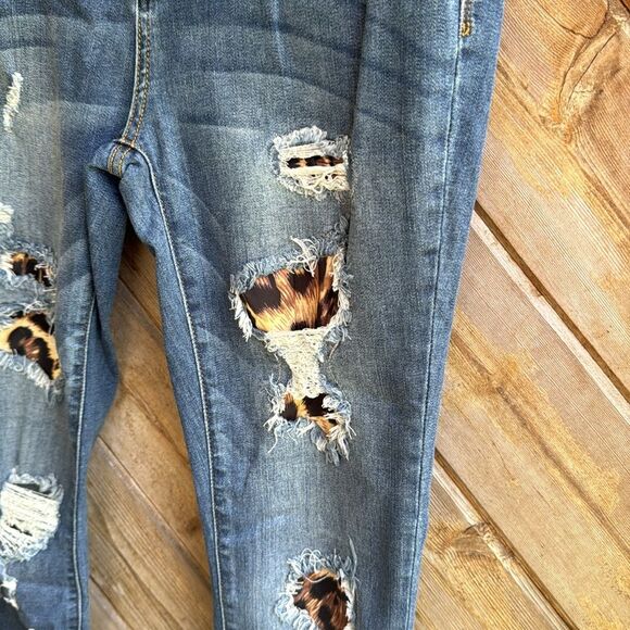 Judy Blue distressed ripped leopard cheetah skinny fit jeans size 11/30 - Picture 2 of 8